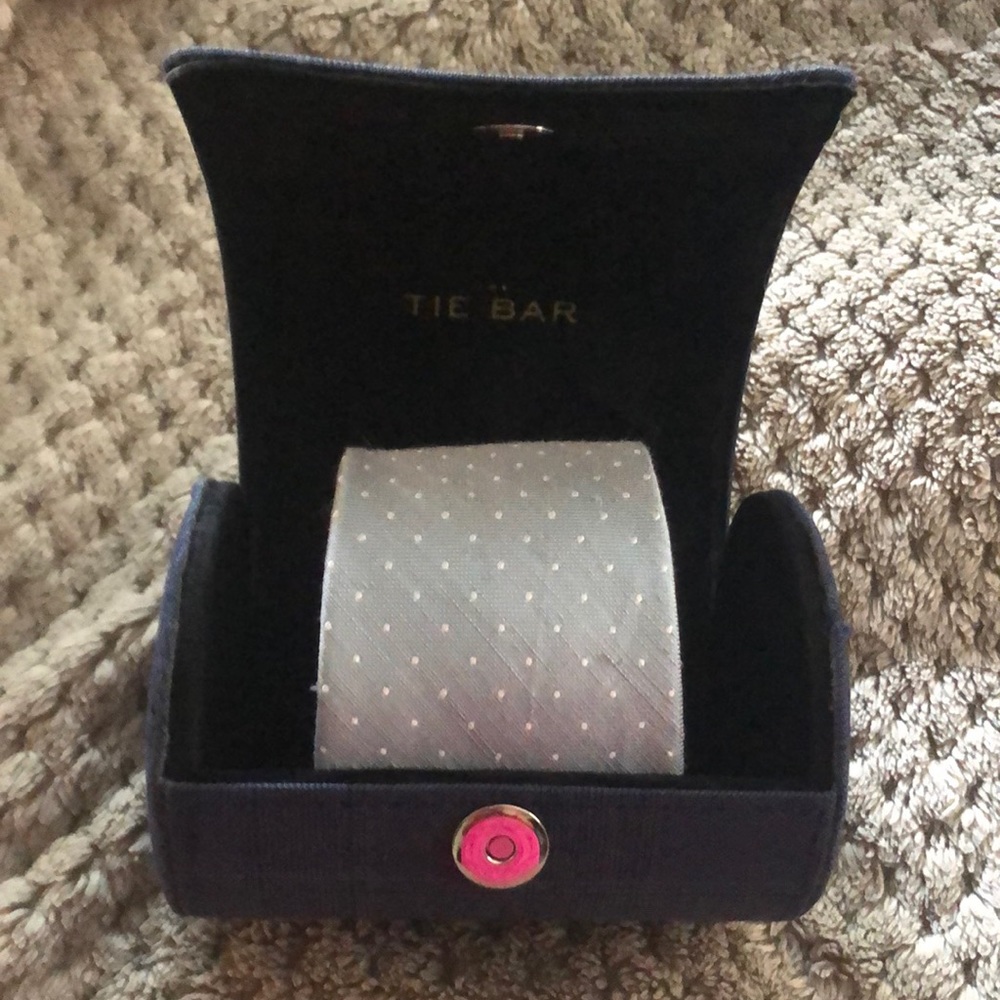 The Tie Bar Men’s Necktie